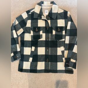 GAP men’s size Medium Shirt jacket/ Shacket- but worn as a women’s Shacket
